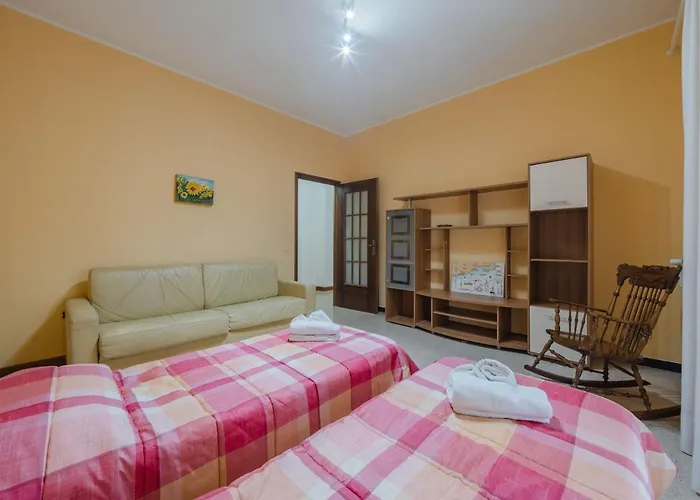 Guesthost - Casa Di Maty - Cozy With Balcony * لا سبيتسْيا