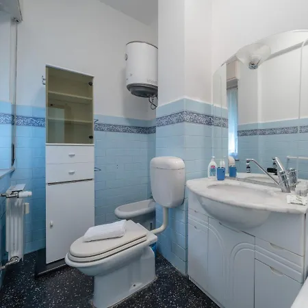 Casa Di Maty - Cozy With Balcony Apartment La Spezia